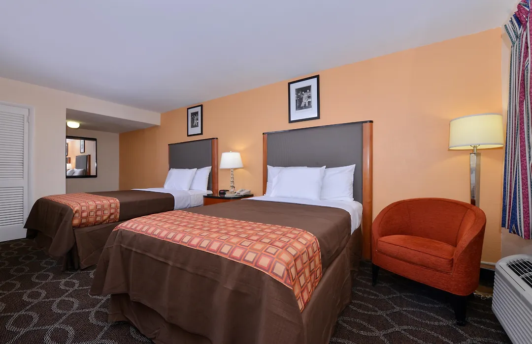 Media Inn & Suites-1