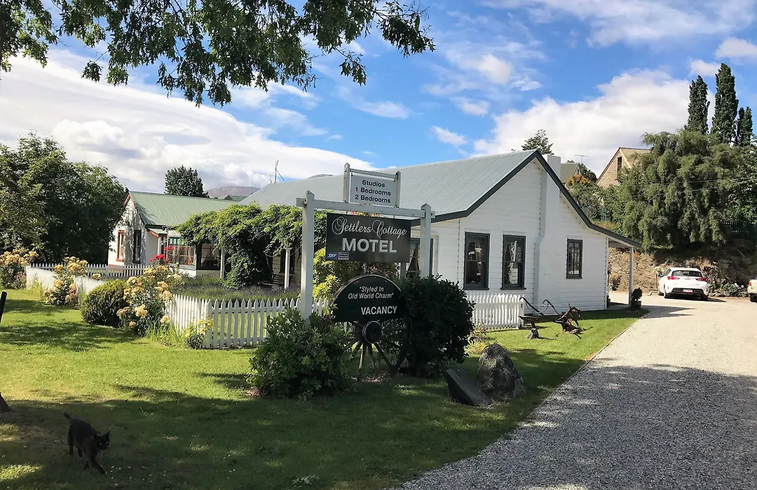 Settlers Cottage Motel-1