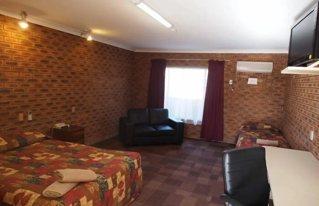 Cobar Town & Country Motor Inn-1
