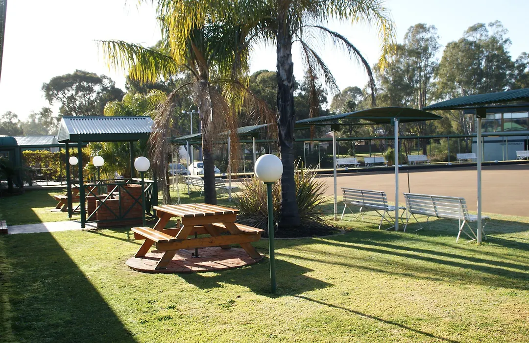 Deniliquin Country Club Motor Inn-1