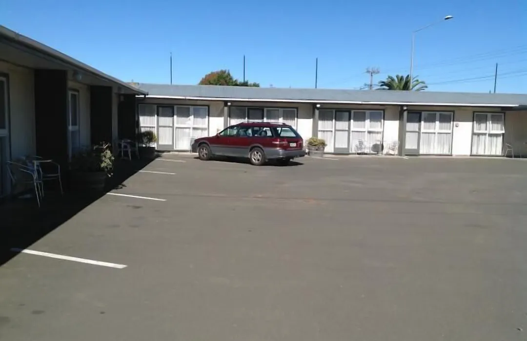 Camberley Court Motel-1