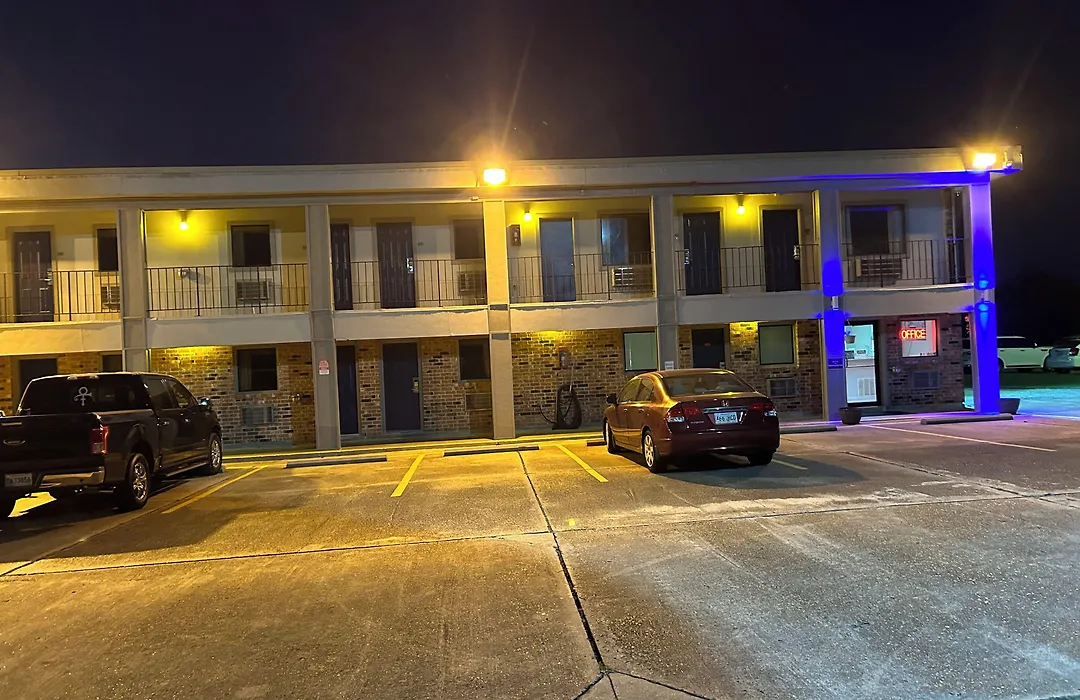Howards Inn Motel-1