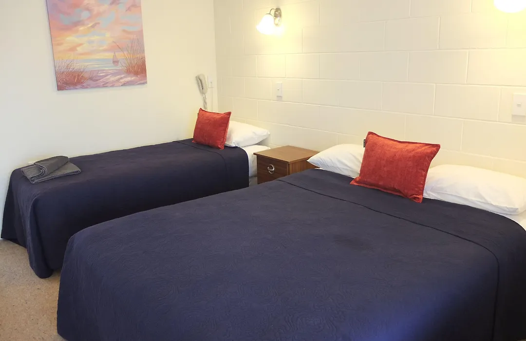 Colonial Court Motel-1