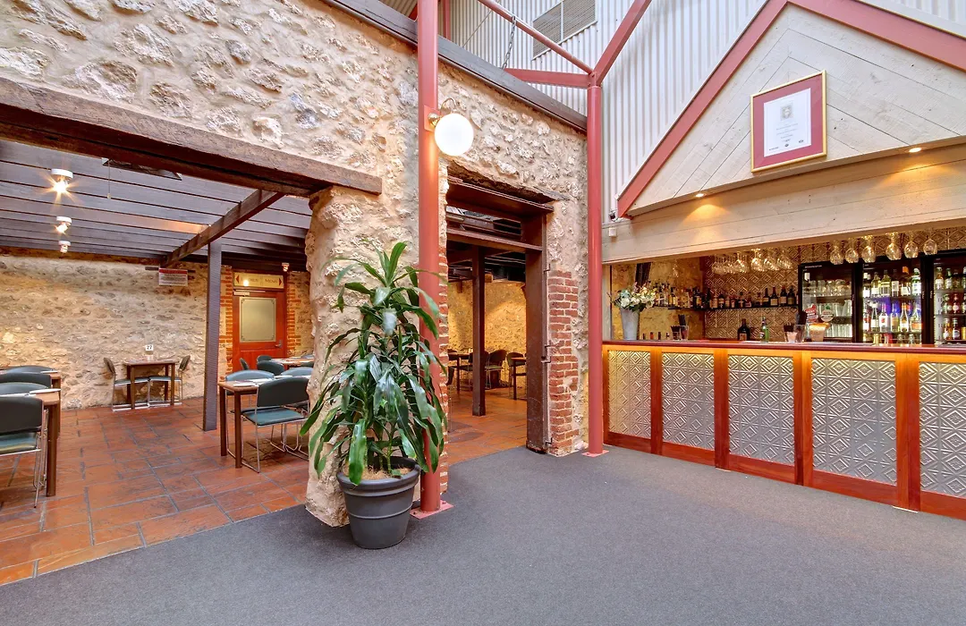 Victoria Hotel Strathalbyn-1