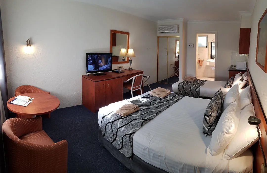 Amber Court Motor Inn-1