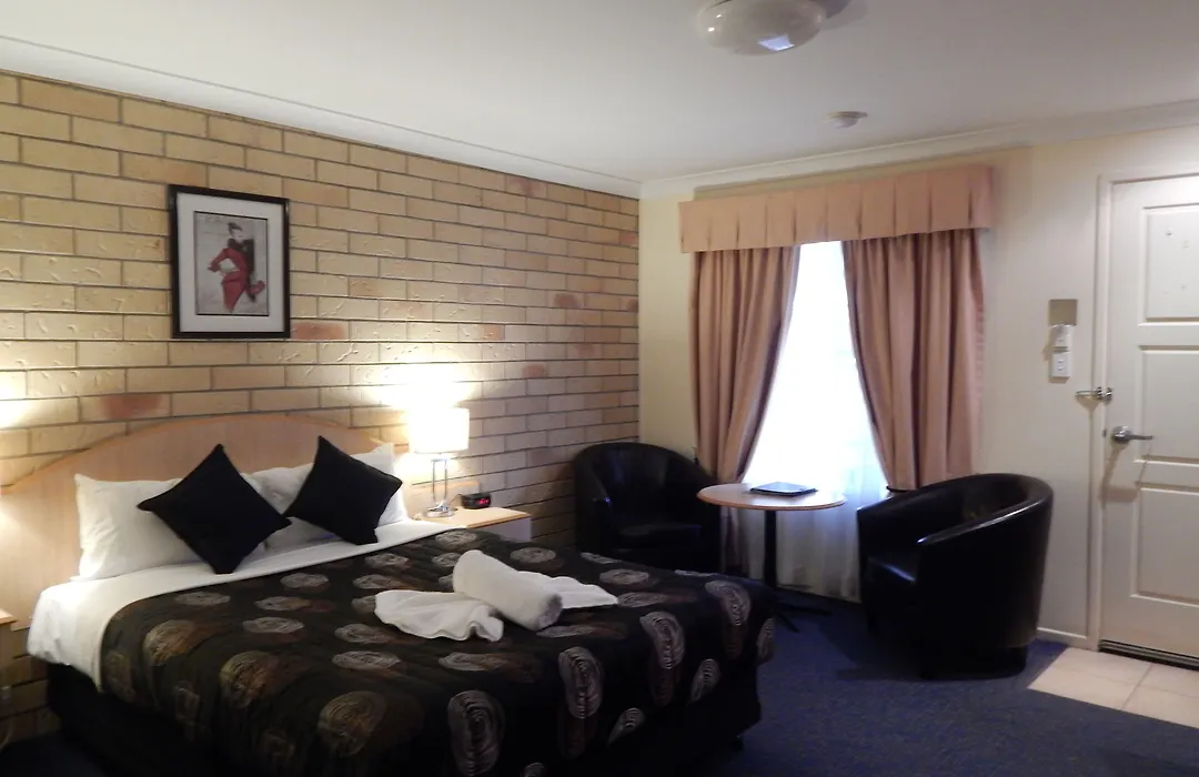Cotswold Motor Inn-1