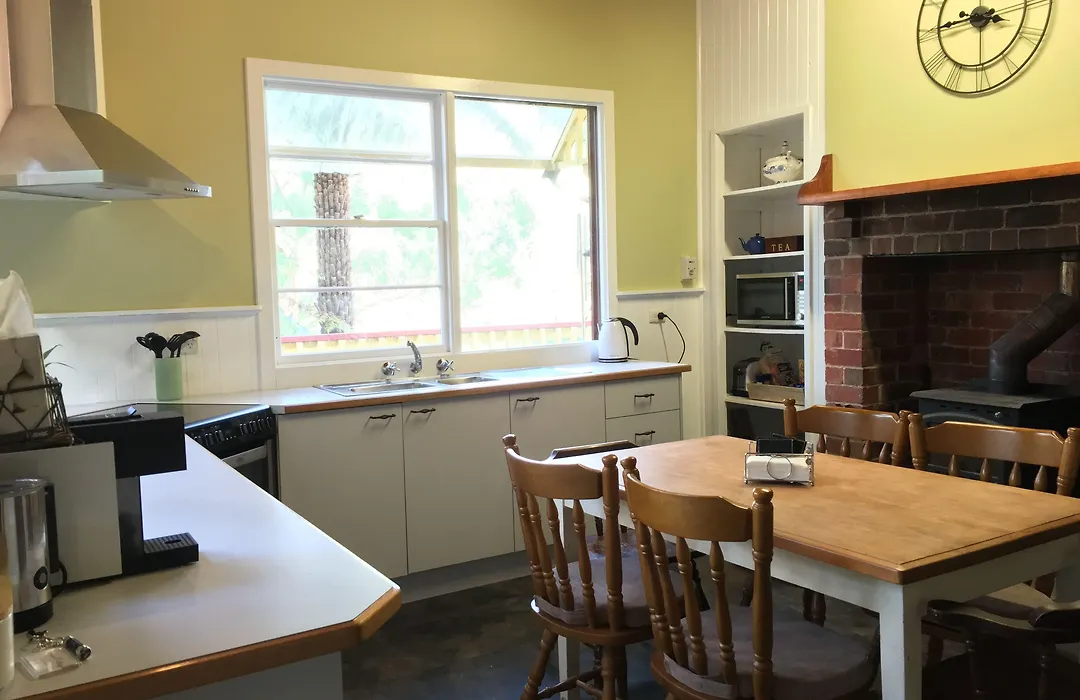 Charnwood Cottages In Warburton-1