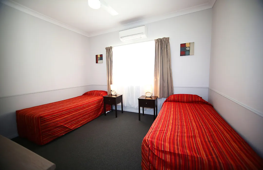 Roma Inland Motor Inn-1