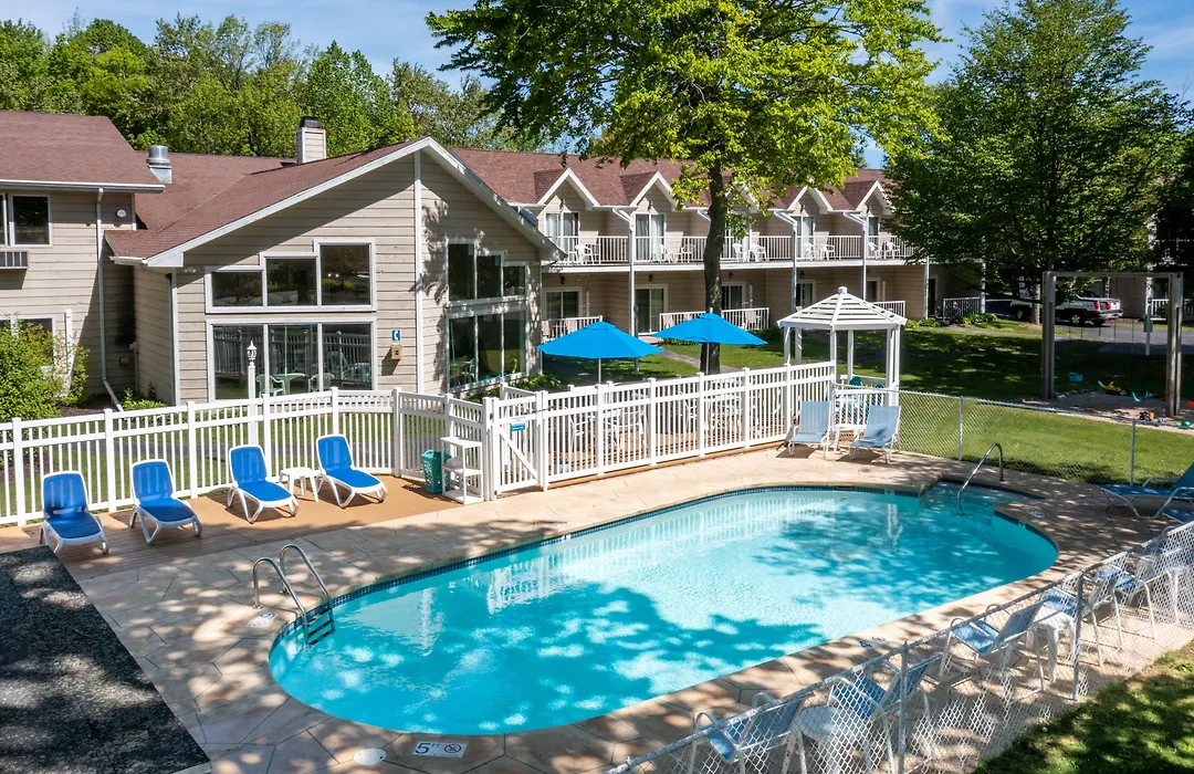 Somerset Inn & Suites-1