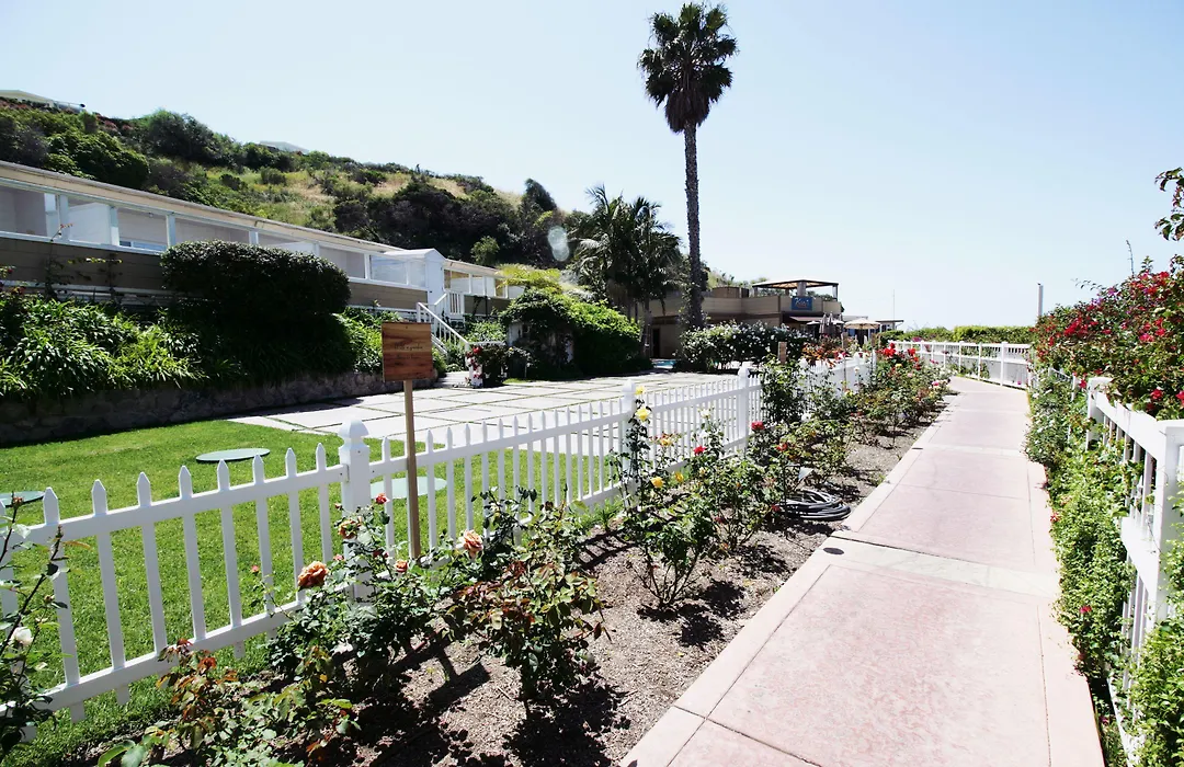 Malibu Country Inn-1