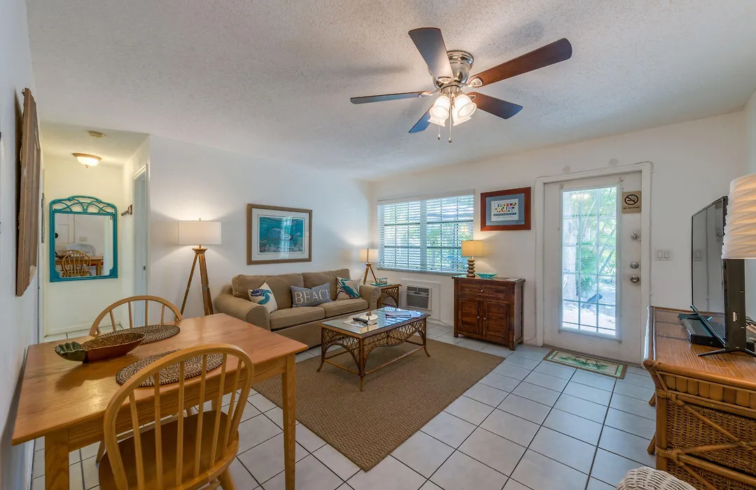 Tarpon Tale Inn-1