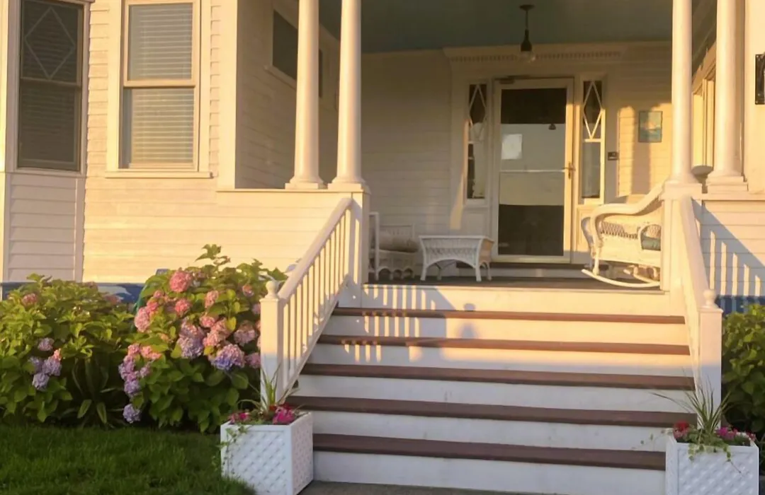 By The Sea Guests Bed & Breakfast And Suites-1