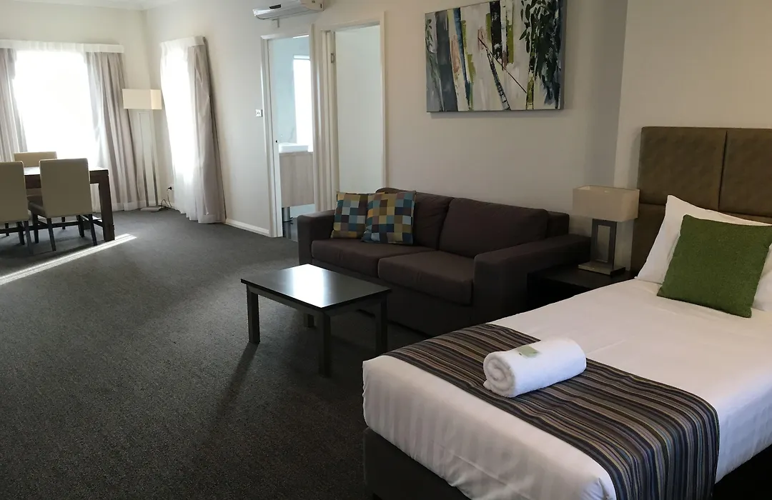 Best Western Plus Bolton On The Park-1