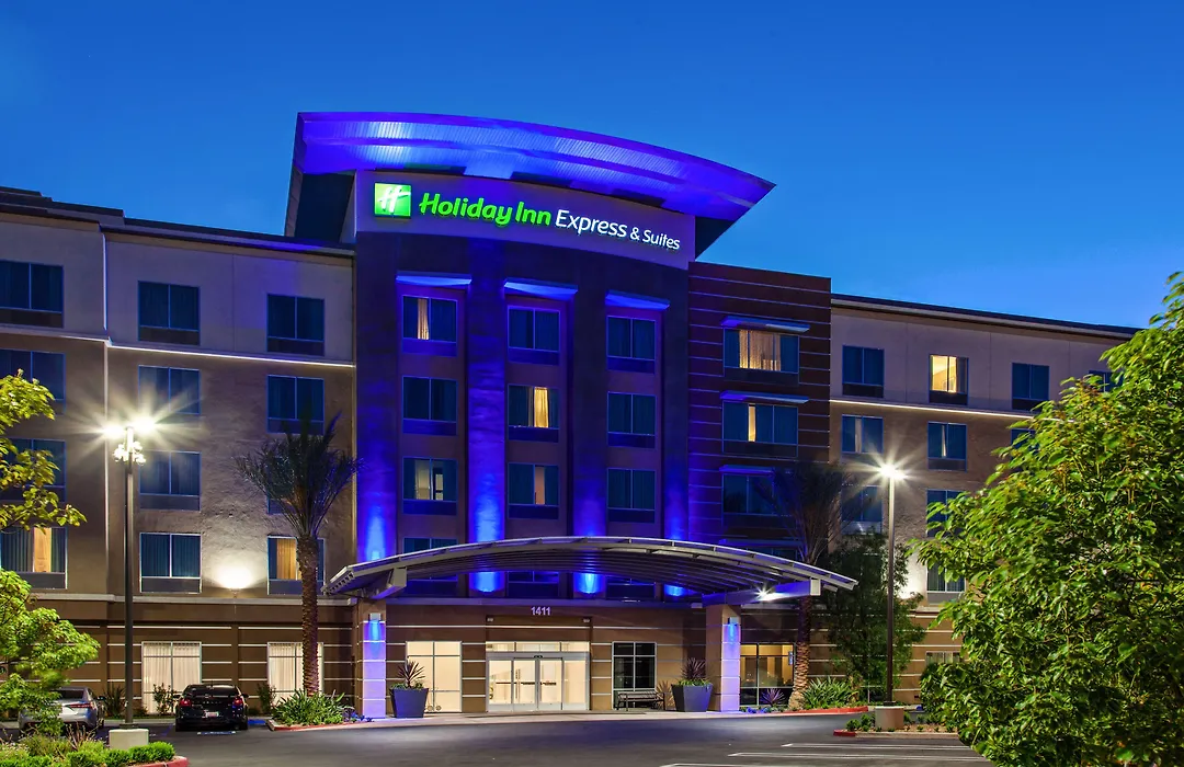 Holiday Inn Express & Suites Anaheim Resort Area By Ihg-1