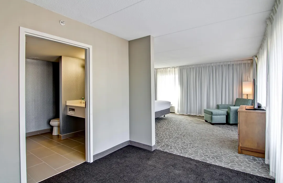 Holiday Inn Express & Suites Oshawa Downtown - Toronto Area By Ihg-1