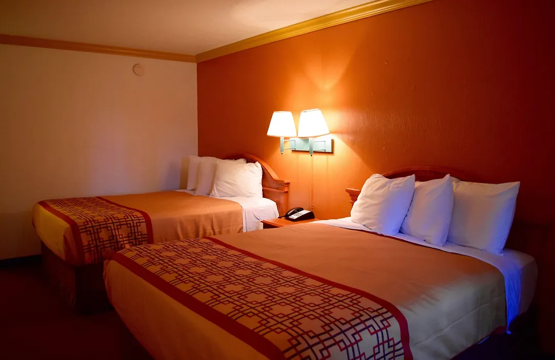 Snelling Motor Inn-1