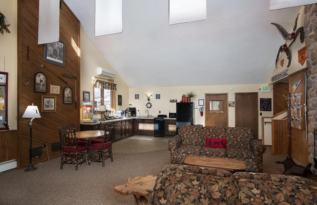 Lake Forest Resort-1