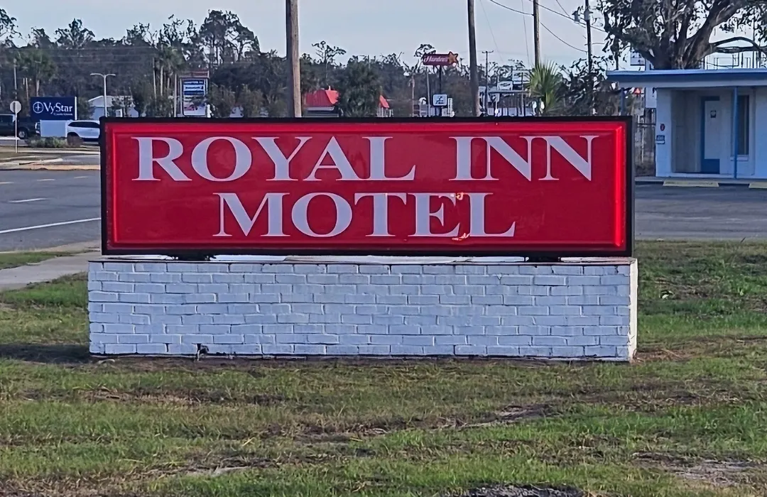 Royal Inn Motel-1