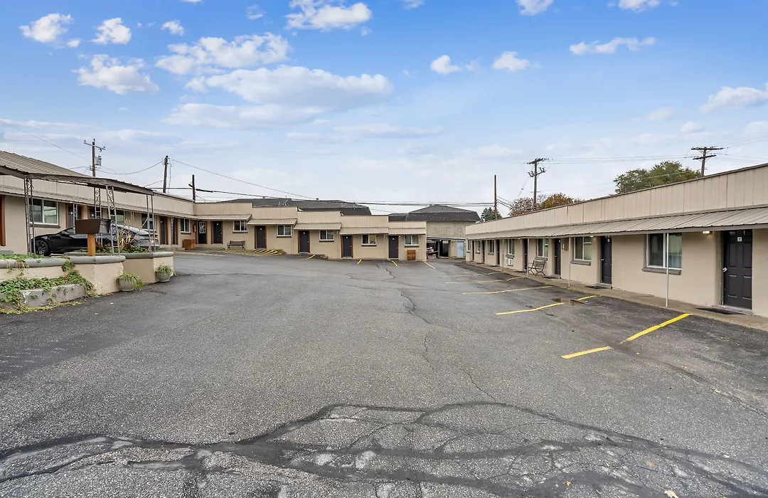 Selkirk Motel-1