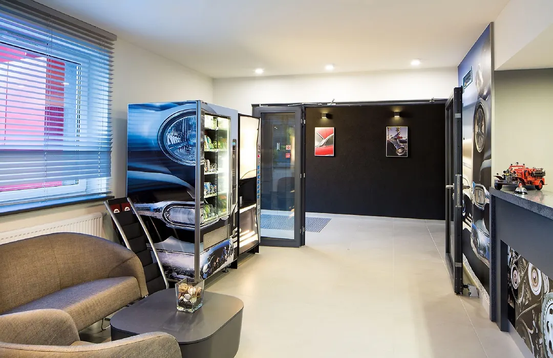 Automobil Hotel-1