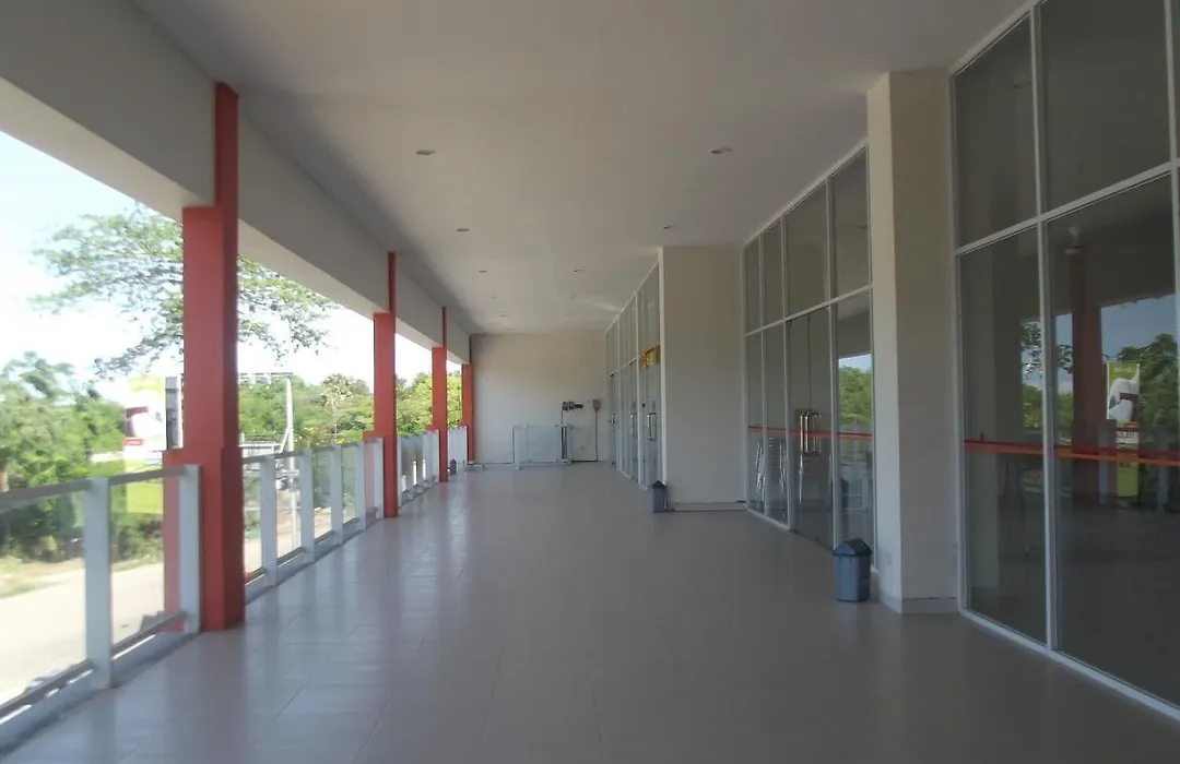L Bajo Hotel-1