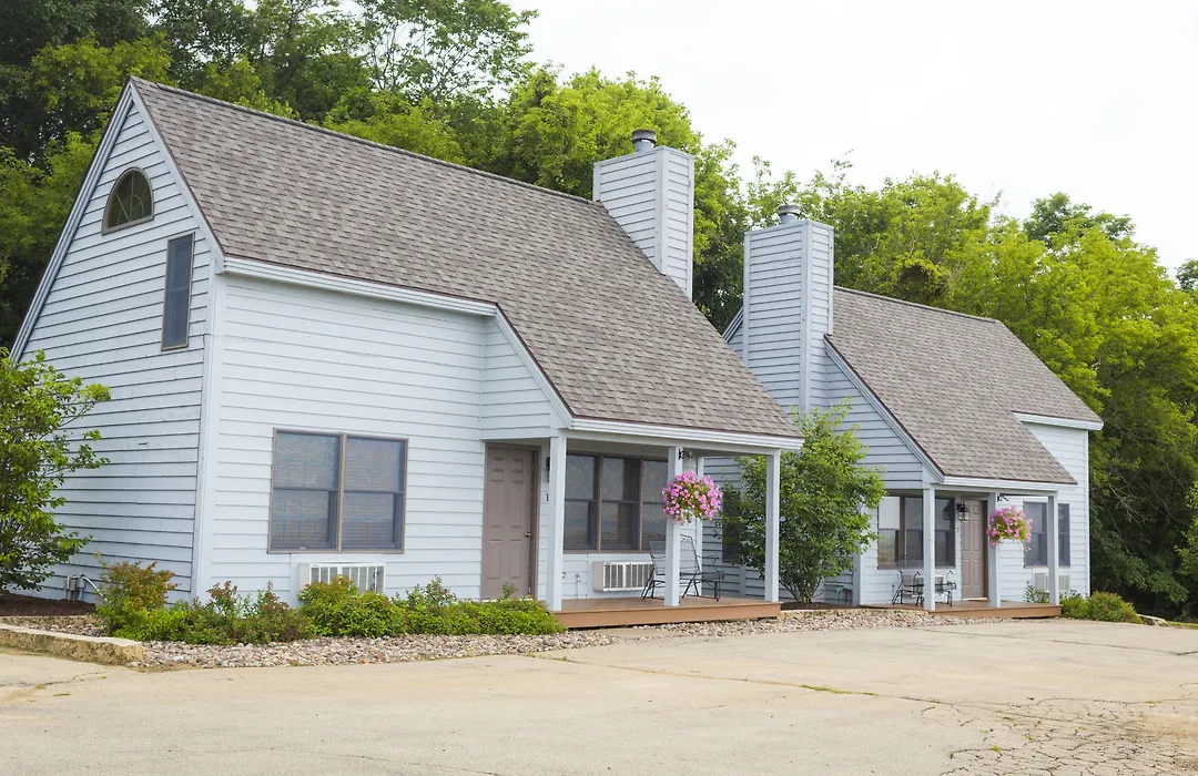 Lefevre Inn & Resort-1