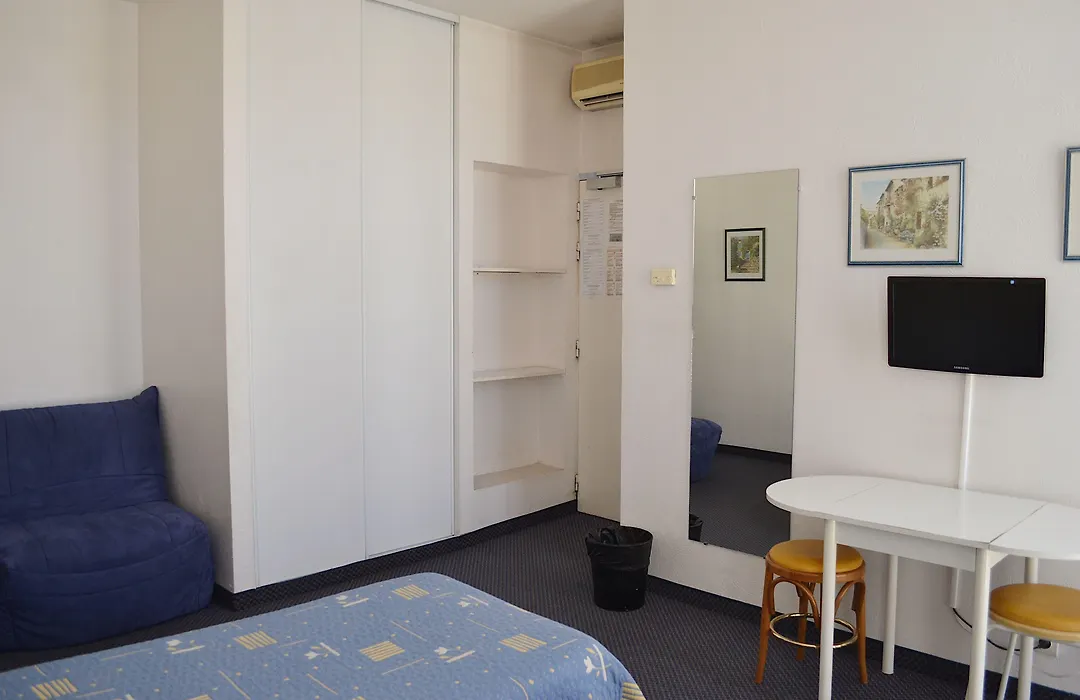 Modern Hotel-1