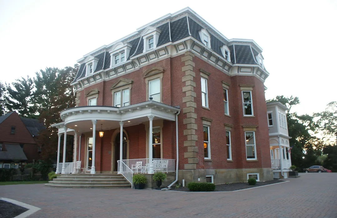 Steele Mansion Inn & Gathering Hub-1