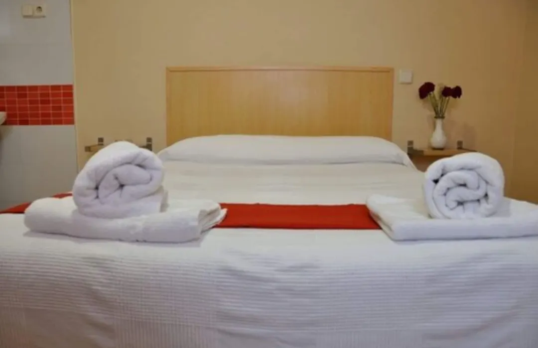 Hostal Falfes-1