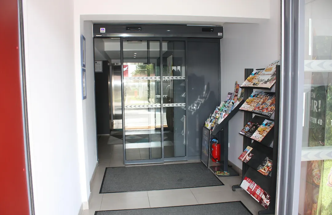 Hotel Akena Aeroport Charles De Gaulle - Saint Witz-1