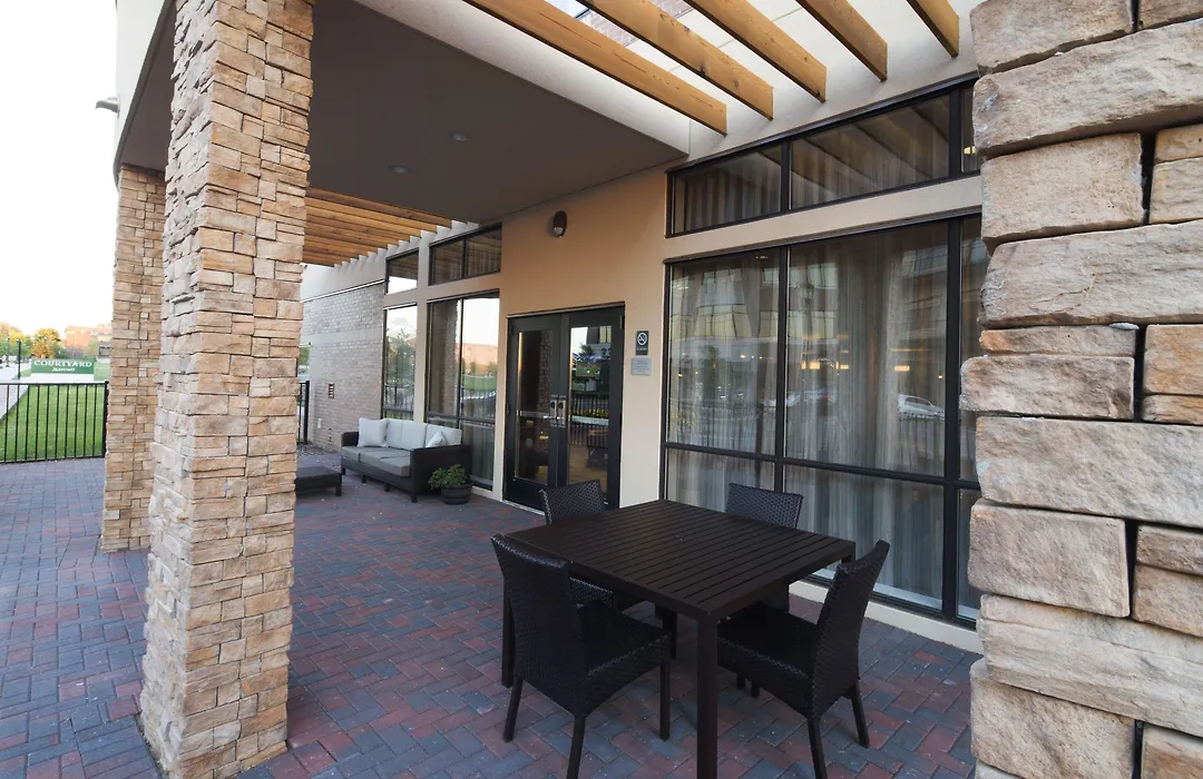 Courtyard Bay City-1