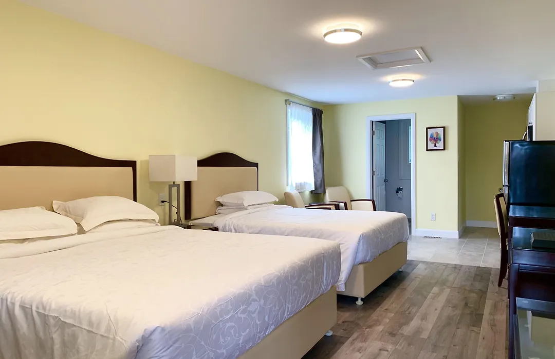 7 West Motel-1
