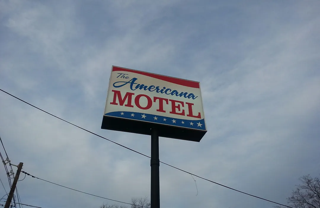 Americana Motel-1