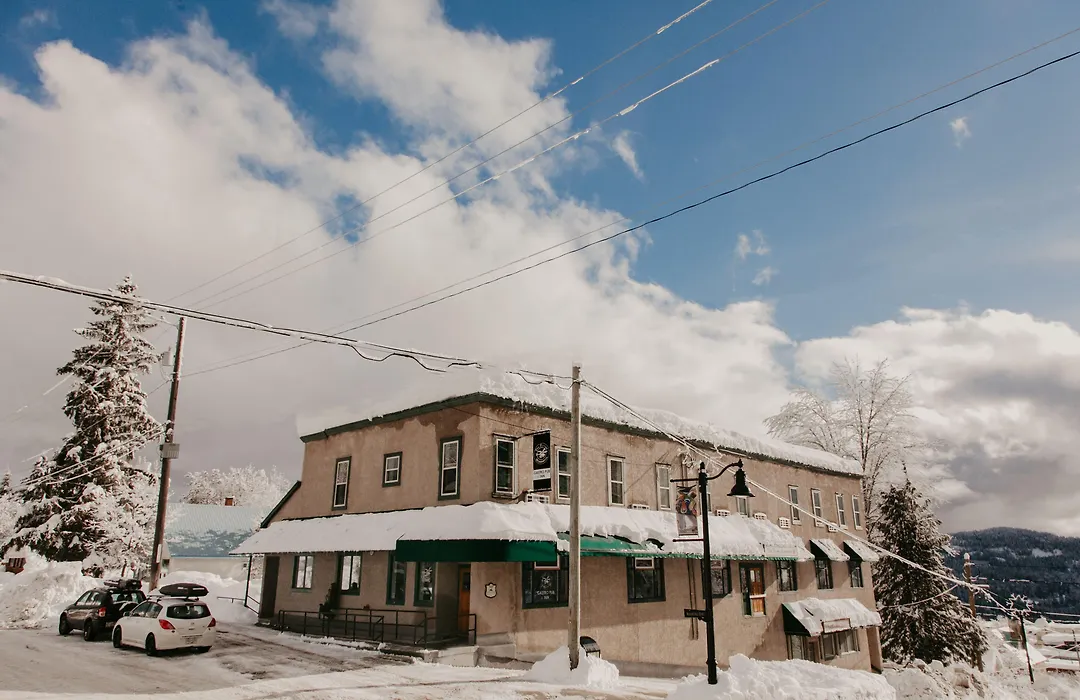 The Flying Steamshovel Inn-1