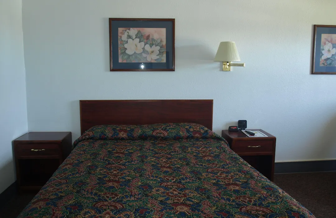 Yellowstone River Inn-1