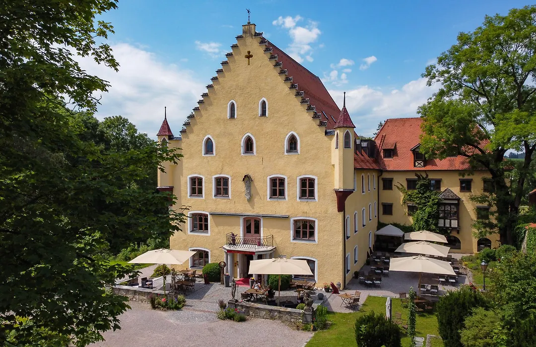 Schloss Zu Hopferau-1