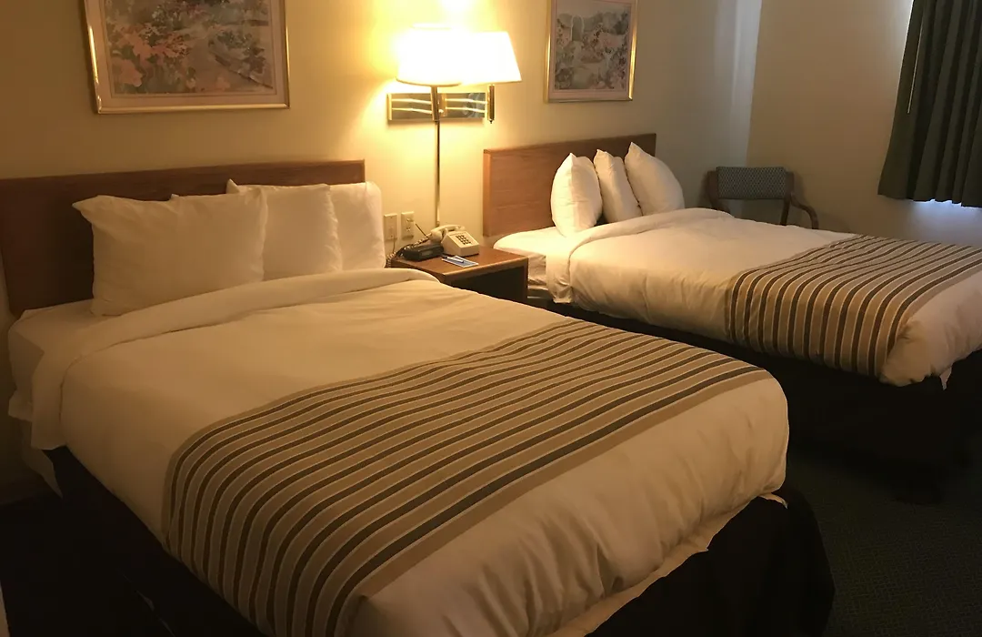 Rodeway Inn-1