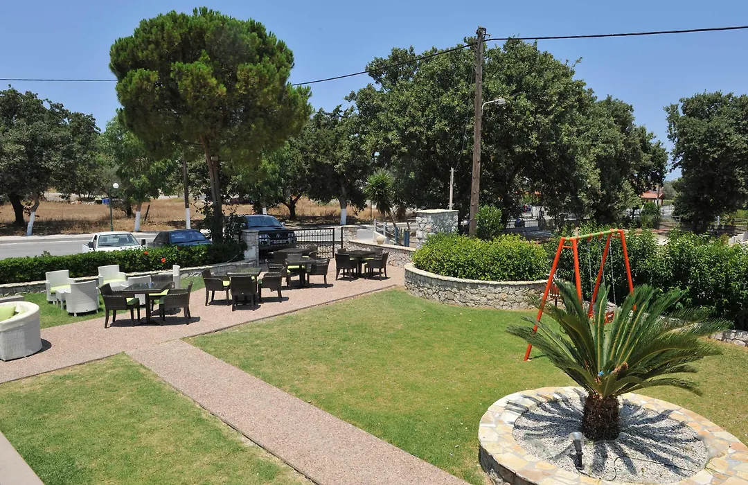Santa Helena Hotel (Adults Only)-1