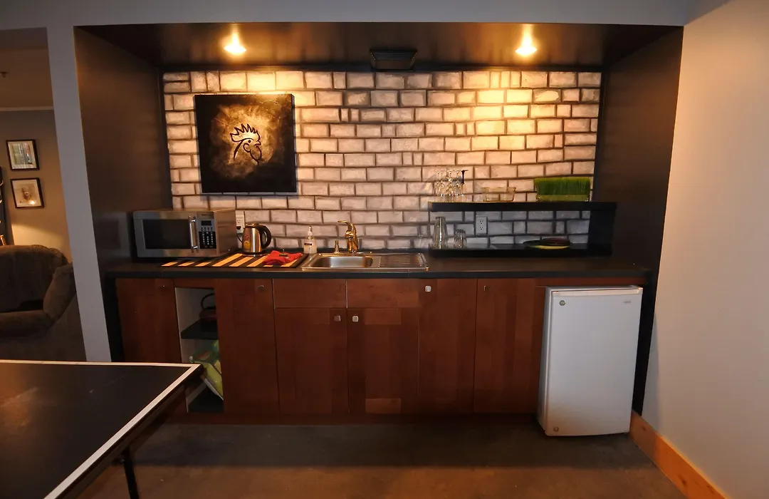 Black Rooster Guesthouse-1