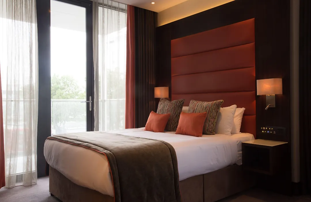 St George'S Hotel - Wembley-1