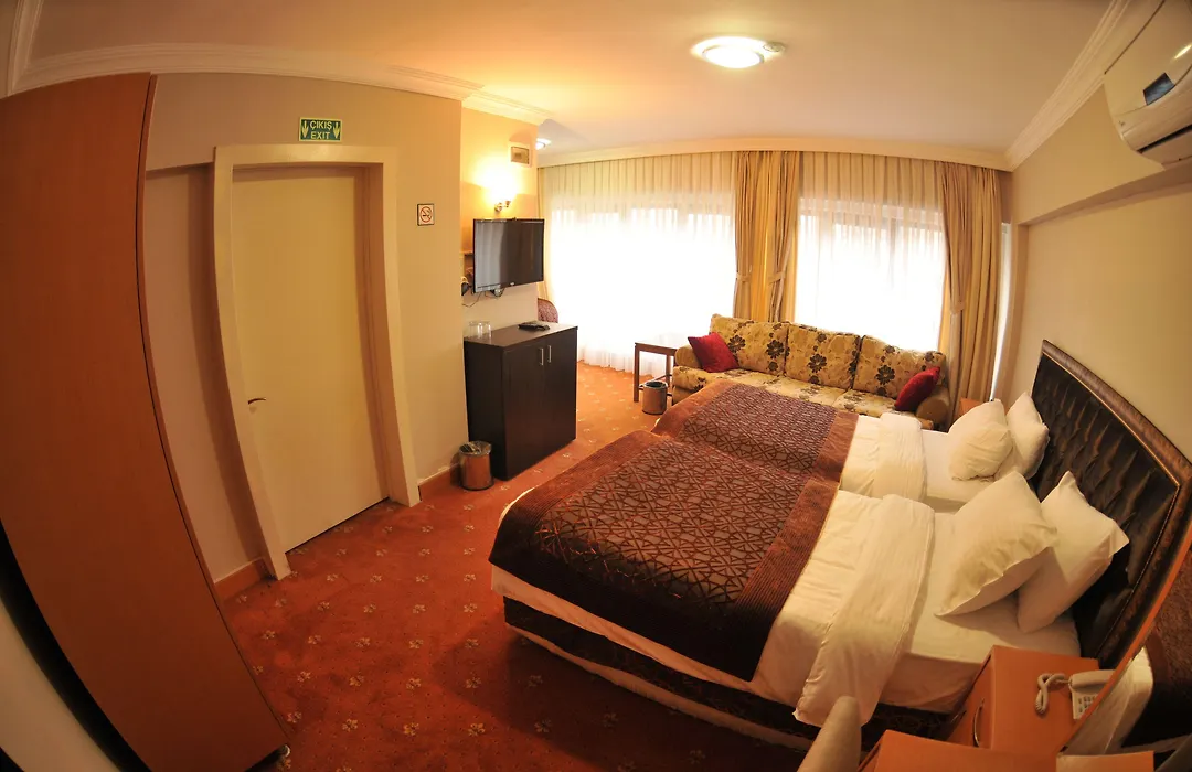 Palace Point Hotel-1