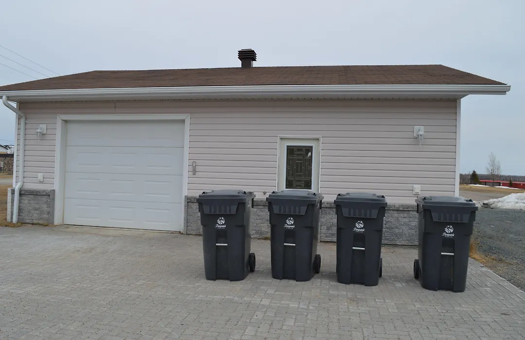 Auberge Macdonald Guest Inn-1