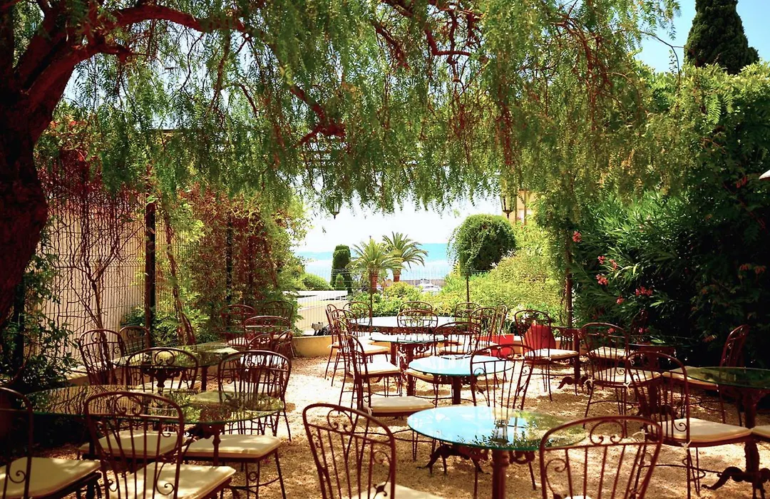 Hotel Royal Bon Repos-1