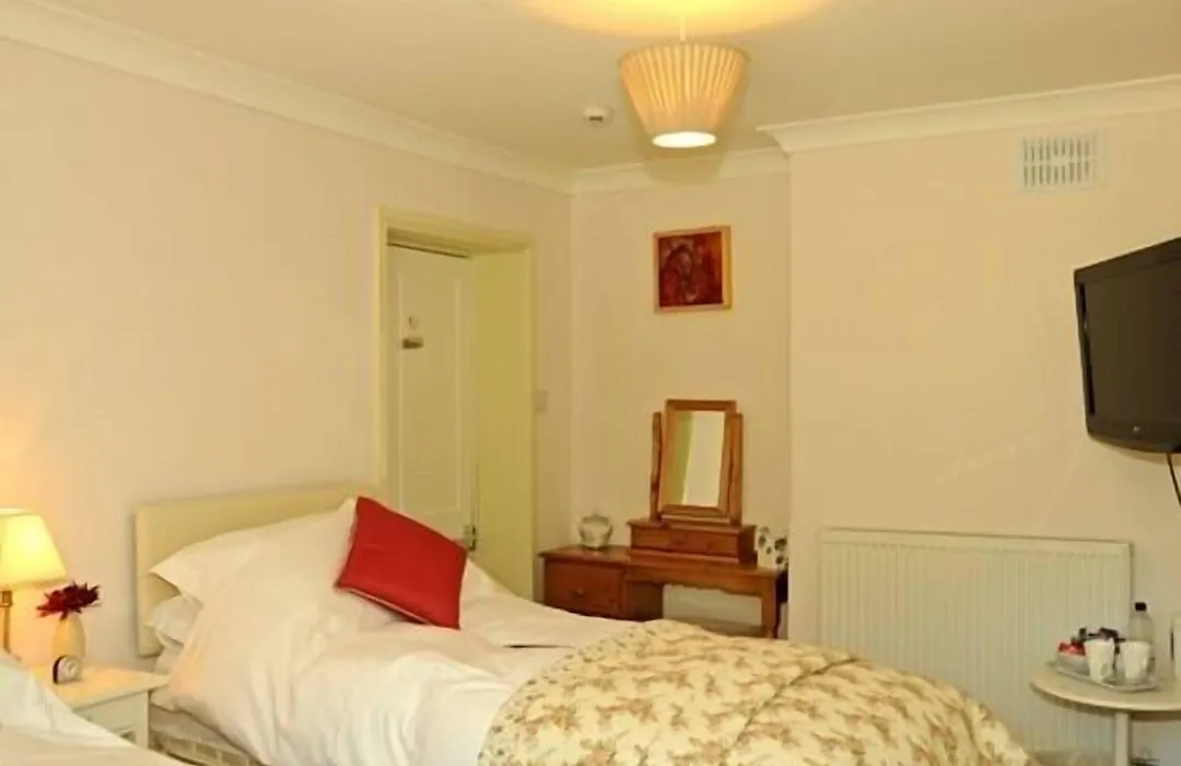 Pant Teg B & B-1