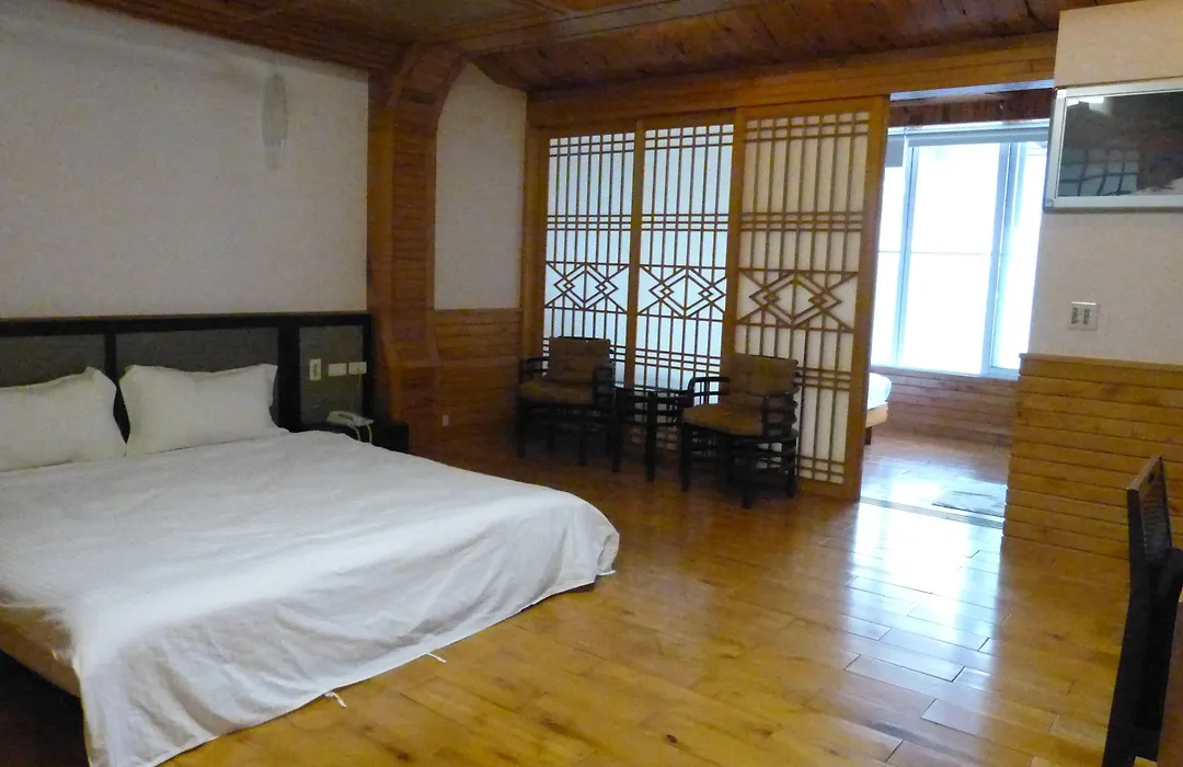 Full Moon Spa-1