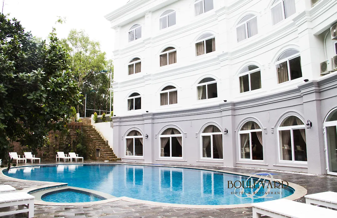 Boulevard Hotel-1