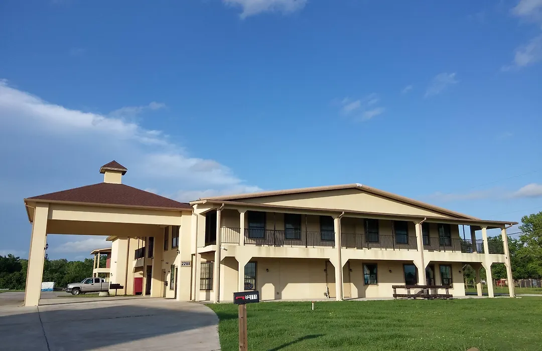 Country Regency Inn & Suites-1