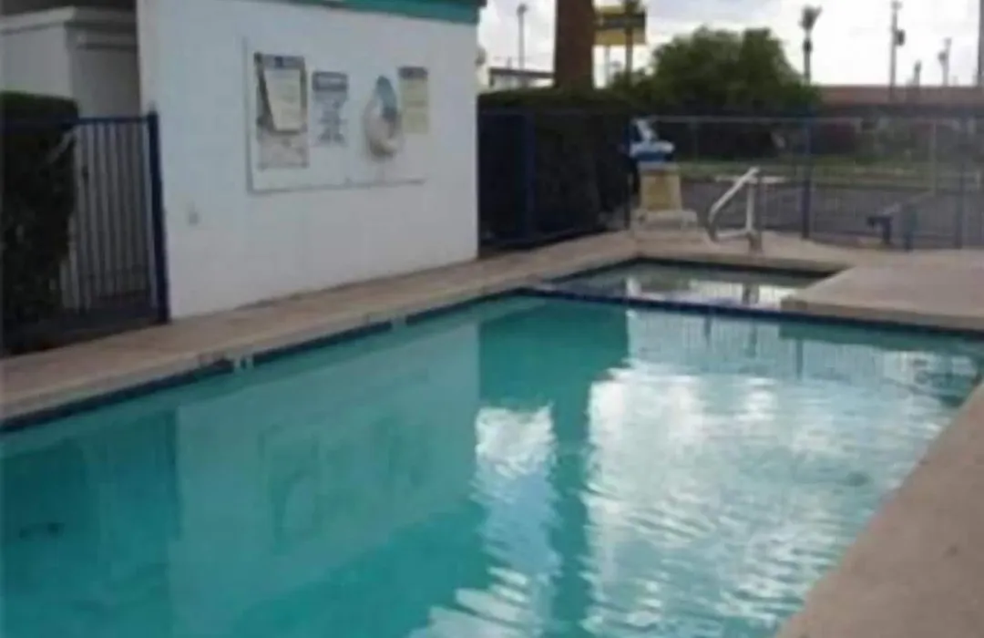 Colonade Motel Suites-1
