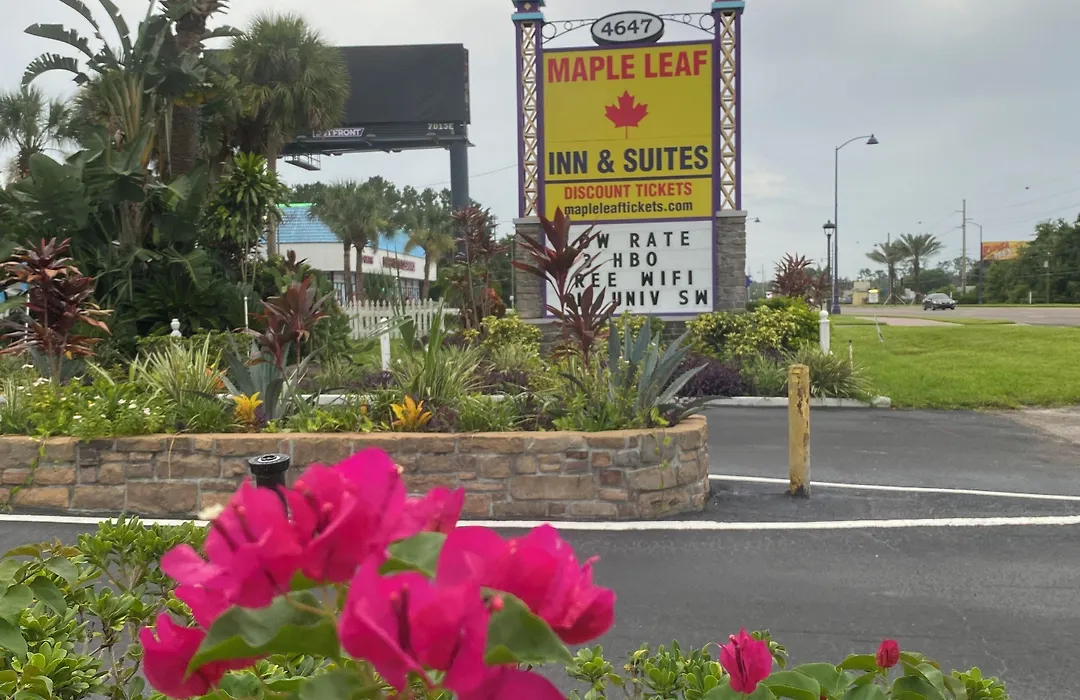 Maple Leaf Inn & Suites-1
