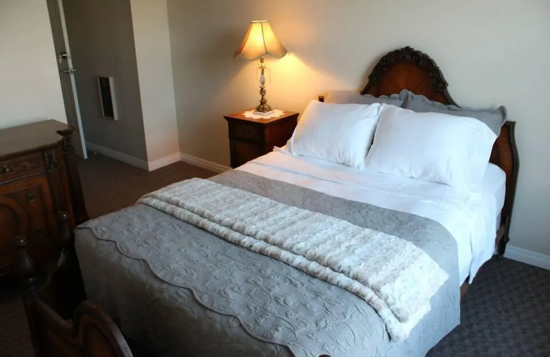 Honeycomb Bed & Breakfast-1
